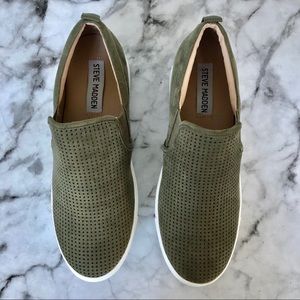 Steve Madden Perforated Wedge Slip Ons. Women’s 7.
